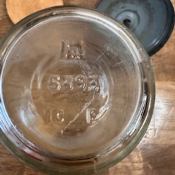 Vintage Glass Nut Chopper Manual Grinder with‎ Measuring Jar and Wooden Handle - Picture 6 of 6